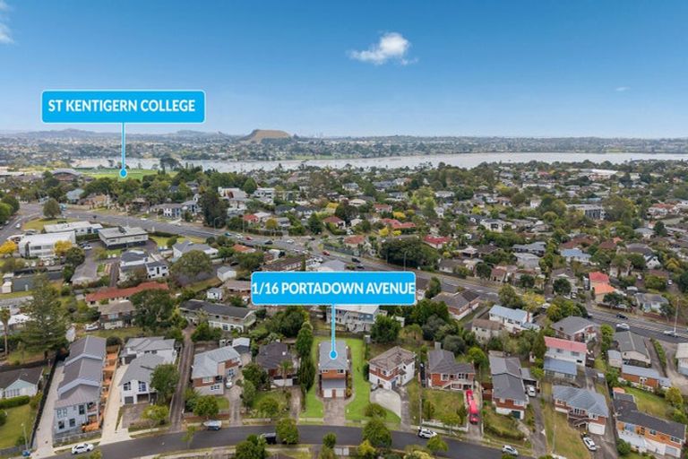 Photo of property in 1/16 Portadown Avenue, Pakuranga Heights, Auckland, 2010