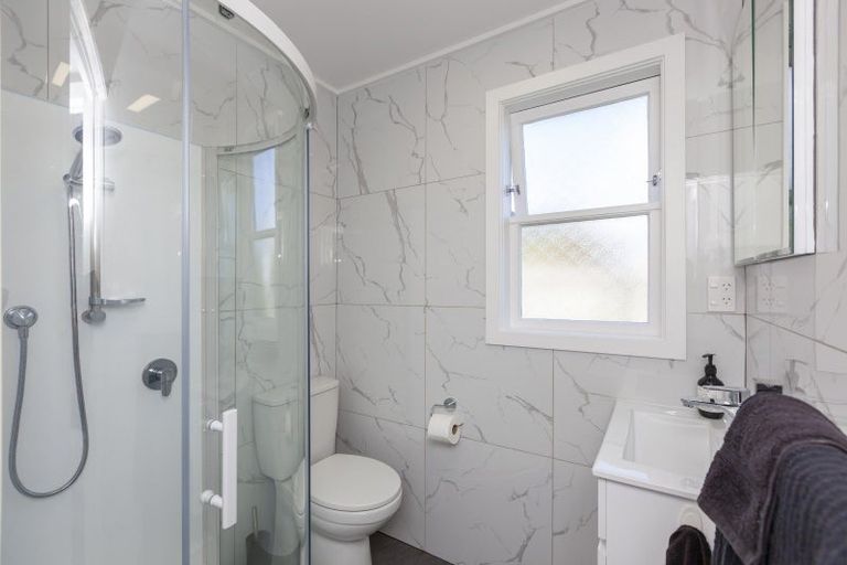 Photo of property in 122 Ruapehu Street, Paraparaumu, 5032