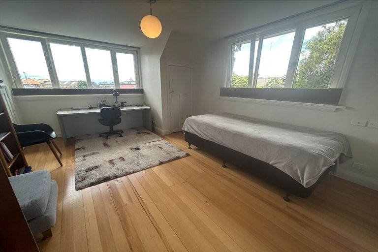 Photo of property in 43 Tahunanui Drive, Tahunanui, Nelson, 7011