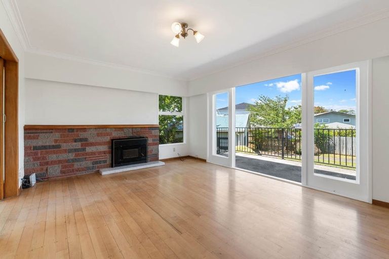 Photo of property in 62 Ferguson Street, Manurewa East, Auckland, 2102