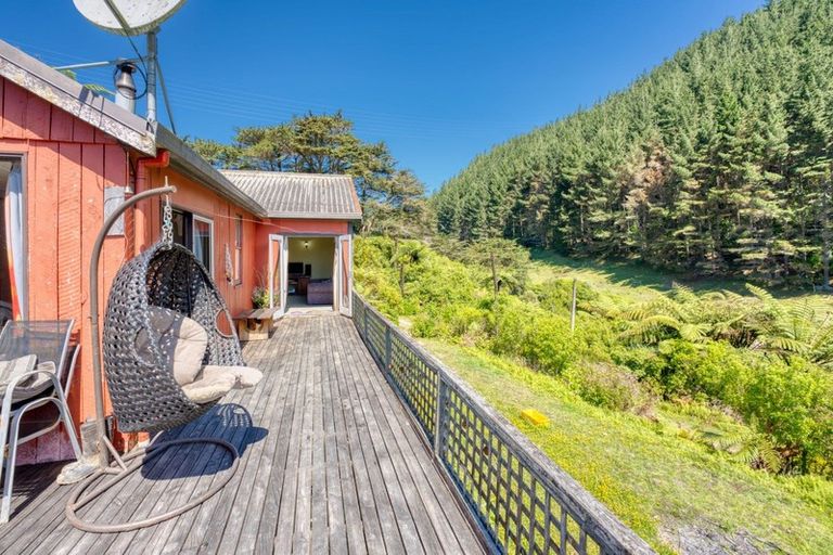 Photo of property in 305 Mangaone Road, Hautere, Otaki, 5582