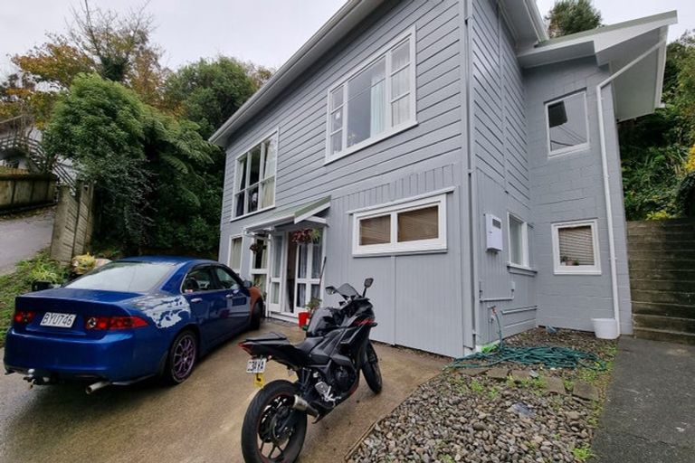 Photo of property in 6 Epsom Way, Karori, Wellington, 6012