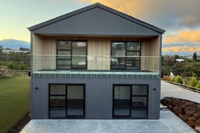 Photo of property in 22 Macleod Avenue, Halfway Bush, Dunedin, 9010