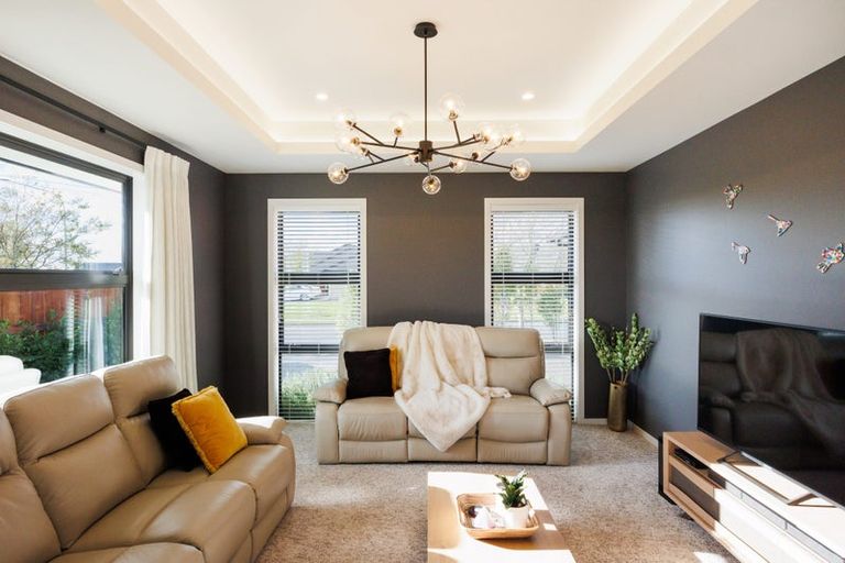 Photo of property in 156 Pacific Drive, Fitzherbert, Palmerston North, 4410