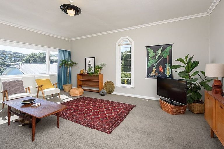 Photo of property in 33 Bentinck Avenue, Strathmore Park, Wellington, 6022