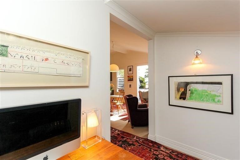 Photo of property in 77 Eliot Street, New Plymouth, 4310