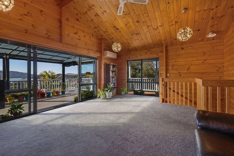 Photo of property in 33 Cable Bay Block Road, Cable Bay, 0420