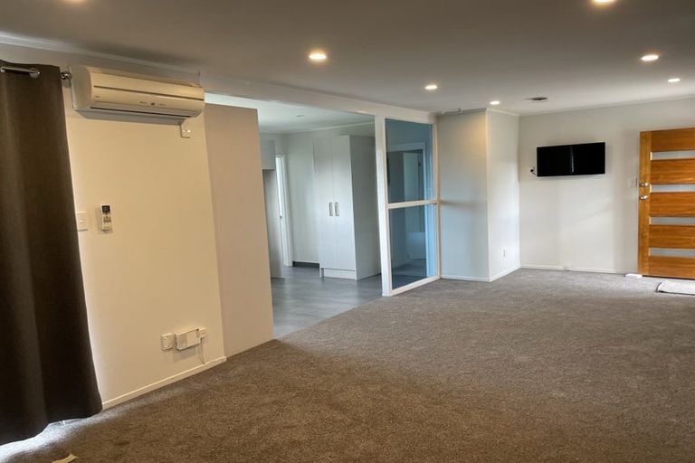 Photo of property in 1/4 Pemberton Avenue, Bayview, Auckland, 0629