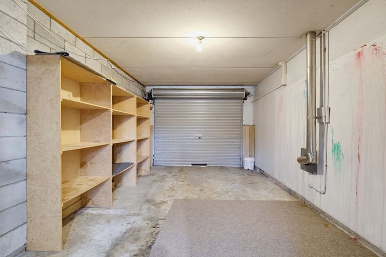 Photo of property in 1 Dunk Place, Milson, Palmerston North, 4414
