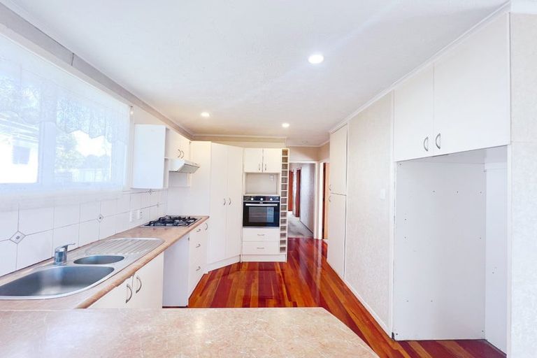 Photo of property in 49 Rosier Road, Glen Eden, Auckland, 0602