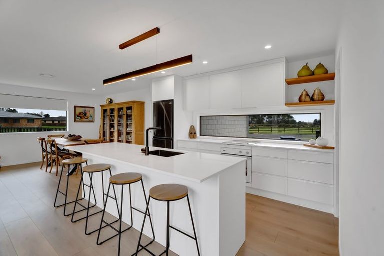 Photo of property in 26 Mercade Close, Stratford, 4332