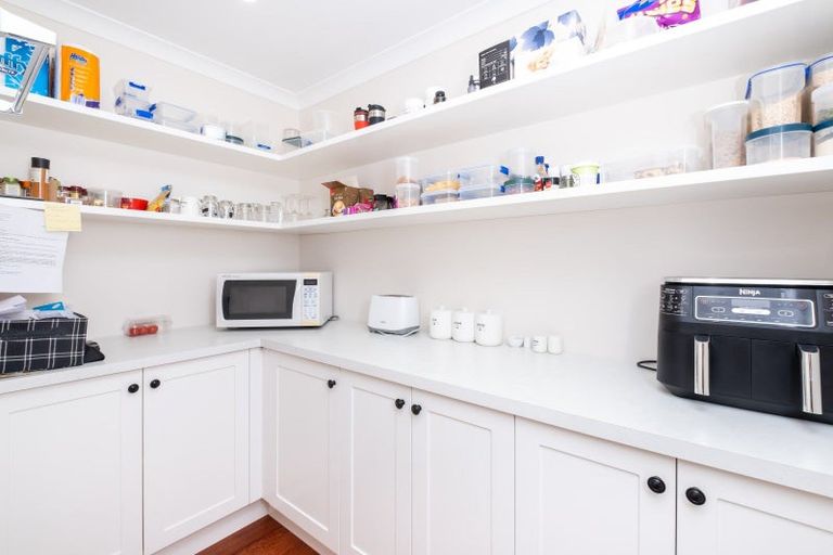 Photo of property in 16 Rotoiti Way, Poraiti, Napier, 4112