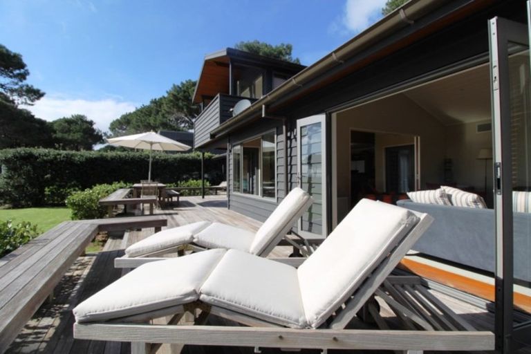 Photo of property in 800 Matarangi Drive, Matarangi, Whitianga, 3592