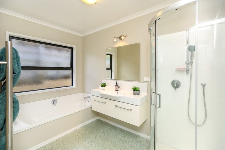 Photo of property in 5 Aspen Place, Whalers Gate, New Plymouth, 4310