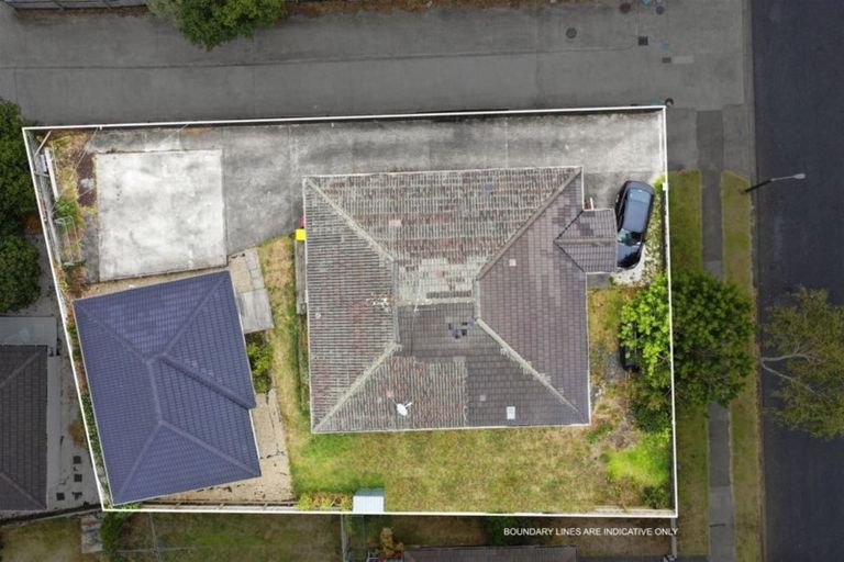 Photo of property in 22 Glennandrew Drive, Half Moon Bay, Auckland, 2012