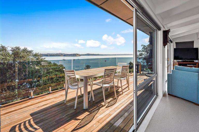 Photo of property in 79 De Luen Avenue, Tindalls Beach, Whangaparaoa, 0930