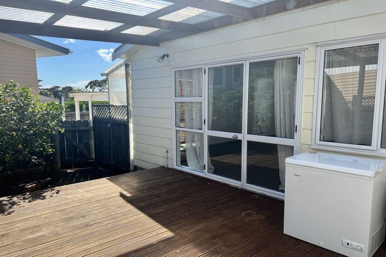 Photo of property in 1/12 De Thiery Place, Pakuranga Heights, Auckland, 2010