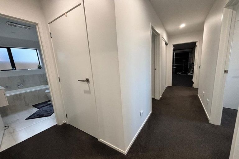 Photo of property in 5 Poutawa Lane, Clarks Beach, 2122