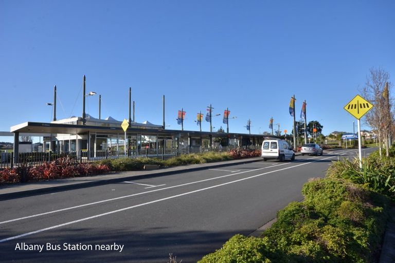 Photo of property in 10e/60 Masons Road, Oteha, Auckland, 0632
