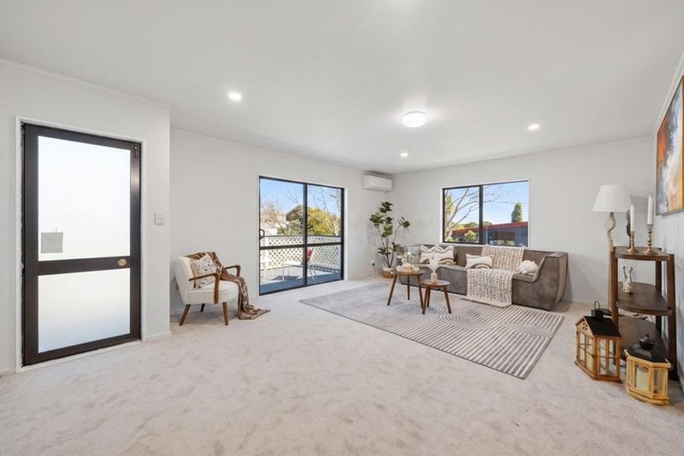 Photo of property in 1 Dalmahoy Place, Wattle Downs, Auckland, 2103