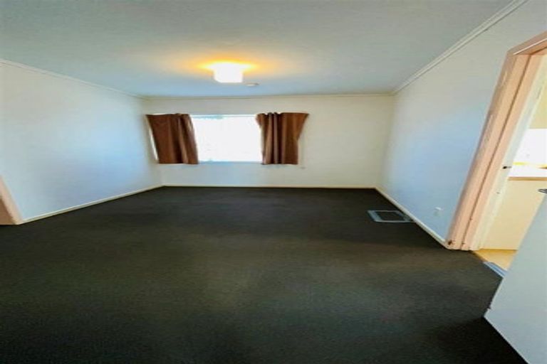 Photo of property in 29 Vodanovich Road, Te Atatu South, Auckland, 0610