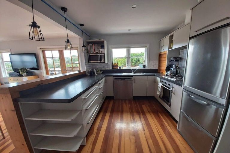 Photo of property in 106 Farnham Street, Mornington, Wellington, 6021