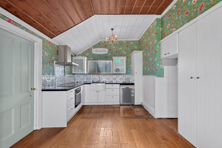 Photo of property in 42 Cameron Road, Bluff Hill, Napier, 4110