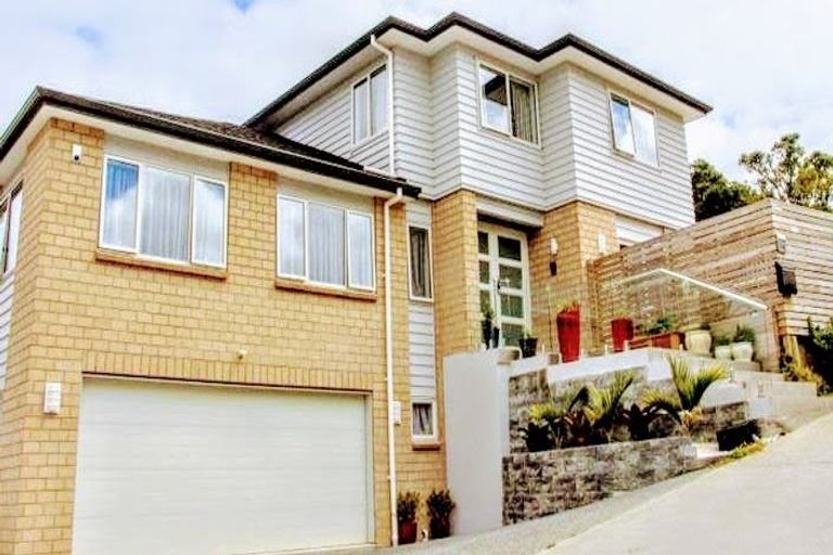 Photo of property in 30a Schnapper Rock Road, Schnapper Rock, Auckland, 0632