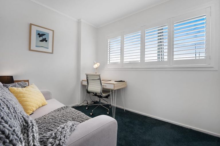 Photo of property in 10/72 Kitchener Road, Milford, Auckland, 0620