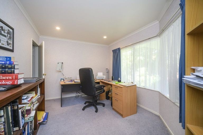 Photo of property in 97 Summerhill Drive, Fitzherbert, Palmerston North, 4410