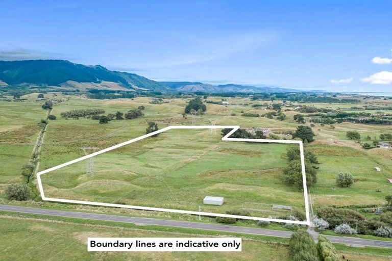 Photo of property in 229 Te Horo Beach Road, Te Horo, Otaki, 5581