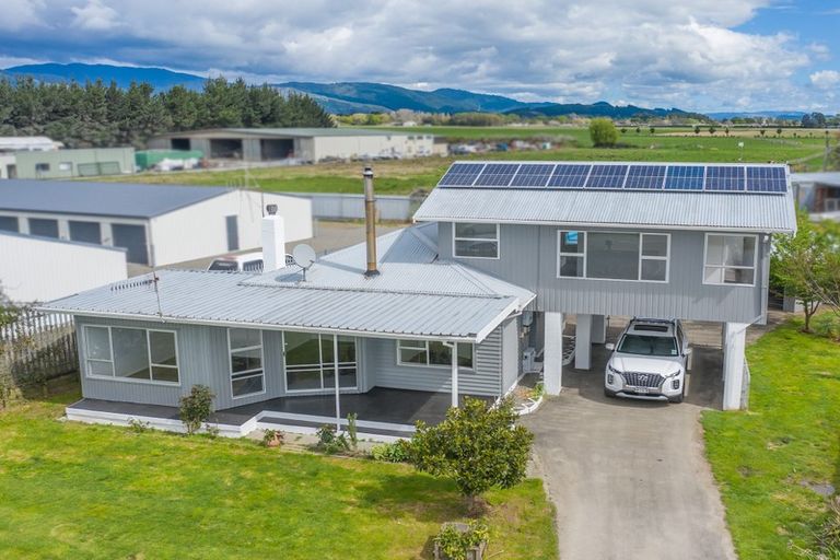 Photo of property in 80 Tararua Road, Levin, 5571