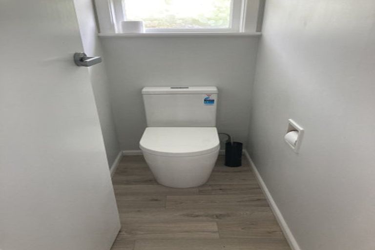 Photo of property in 17 Heather Grove, Fairfield, Lower Hutt, 5011