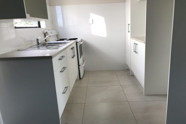 Photo of property in 2/67 Trias Road, Totara Vale, Auckland, 0629