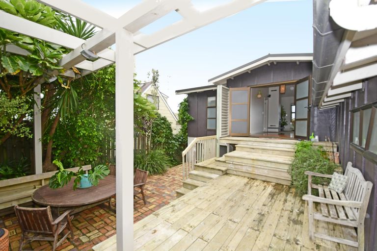 Photo of property in 71 Clinton Road, Tawharanui Peninsula, Warkworth, 0986