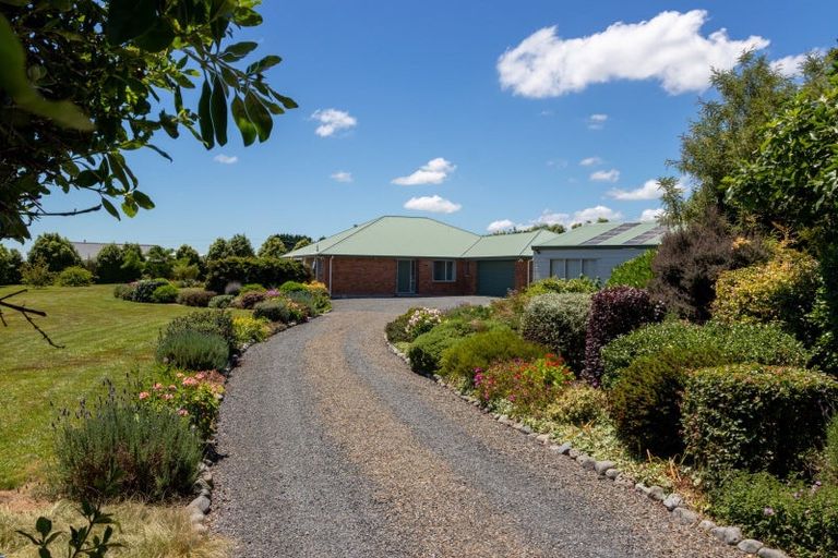 Photo of property in 33 Ketemaringi Way, Manakau, Levin, 5573