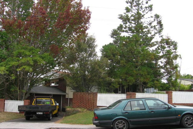 Photo of property in 37 Saffron Street, Birkdale, Auckland, 0626