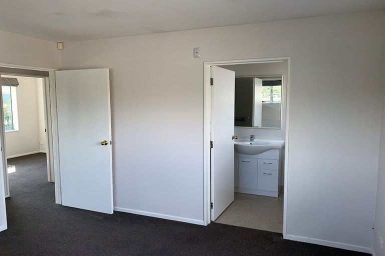 Photo of property in 292a Wainoni Road, Avondale, Christchurch, 8061