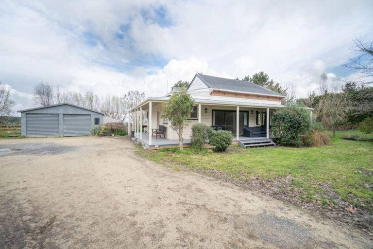 Photo of property in 102 Stewart Road, Awahuri, Palmerston North, 4479