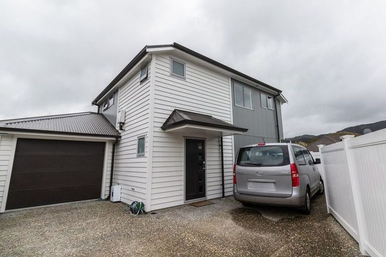 Photo of property in 12b Palmer Crescent, Silverstream, Upper Hutt, 5019