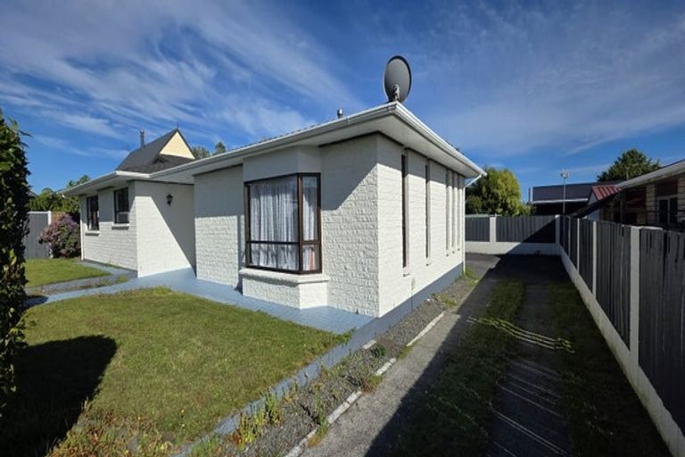 Photo of property in 7 Poplar Grove, Whalers Gate, New Plymouth, 4310