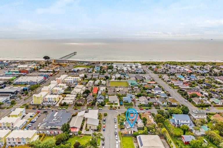 Photo of property in 2/7 Collingwood Street, New Brighton, Christchurch, 8061