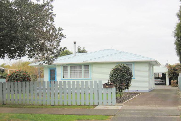 Photo of property in 44 Kings Drive, Levin, 5510