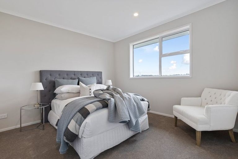 Photo of property in 35 Hayfield Way, Karaka, Papakura, 2113