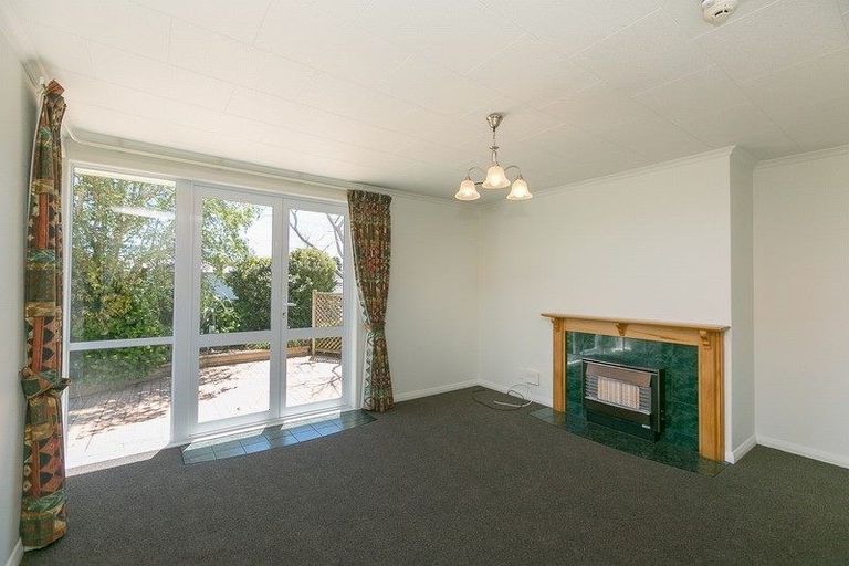 Photo of property in 10 Union Street, Merrilands, New Plymouth, 4312