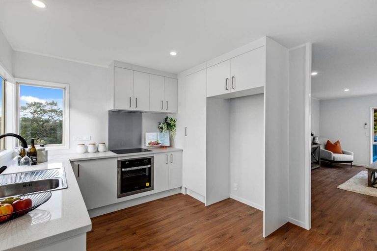 Photo of property in 2/48 Noeleen Street, Glenfield, Auckland, 0629