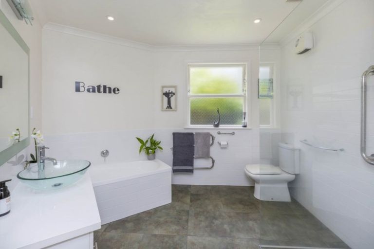 Photo of property in 391 Fergusson Drive, Heretaunga, Upper Hutt, 5018