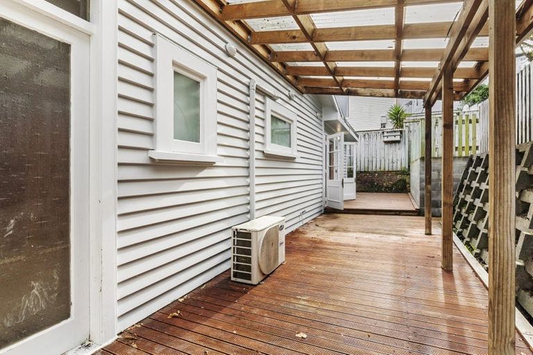 Photo of property in 12 Darlington Terrace, Miramar, Wellington, 6022