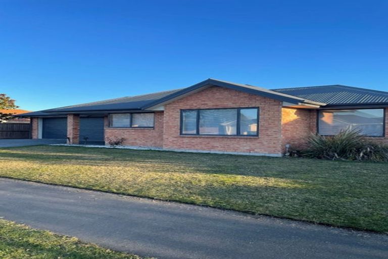 Photo of property in 12 Stationmasters Way, Prebbleton, 7604