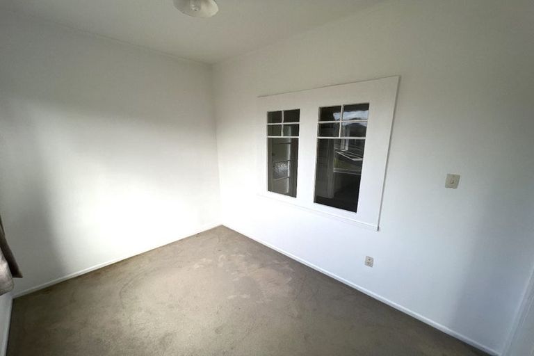 Photo of property in 2 Milne Terrace, Island Bay, Wellington, 6023